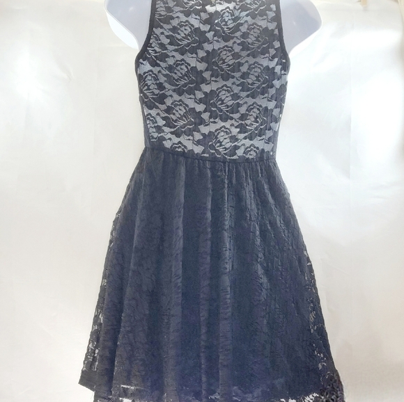 Finn & Clover Lace Sleeveless Mini Dress Small - Picture 5 of 9